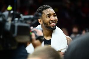名记：骑士或想今夏和米切尔续约4年2.72亿 但他明年能签5年3.5亿